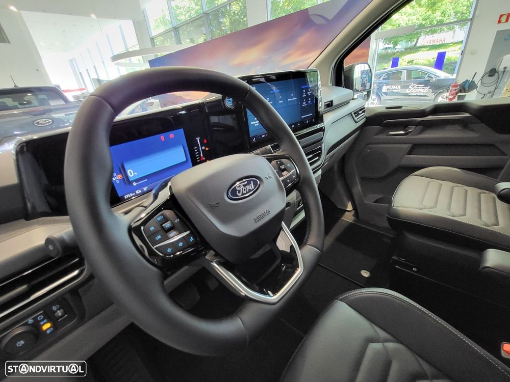 Ford Tourneo Custom - 15
