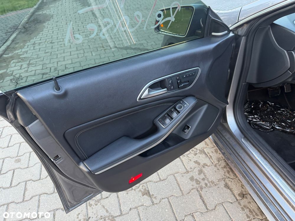 Mercedes-Benz CLA 250 7G-DCT AMG Line - 14