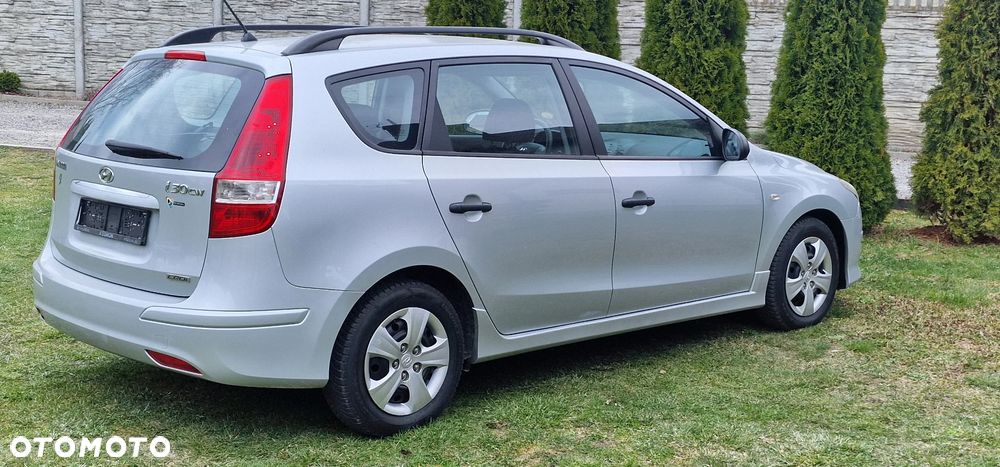 Hyundai i30 1.6 CRDi FIFA WM Edition - 6