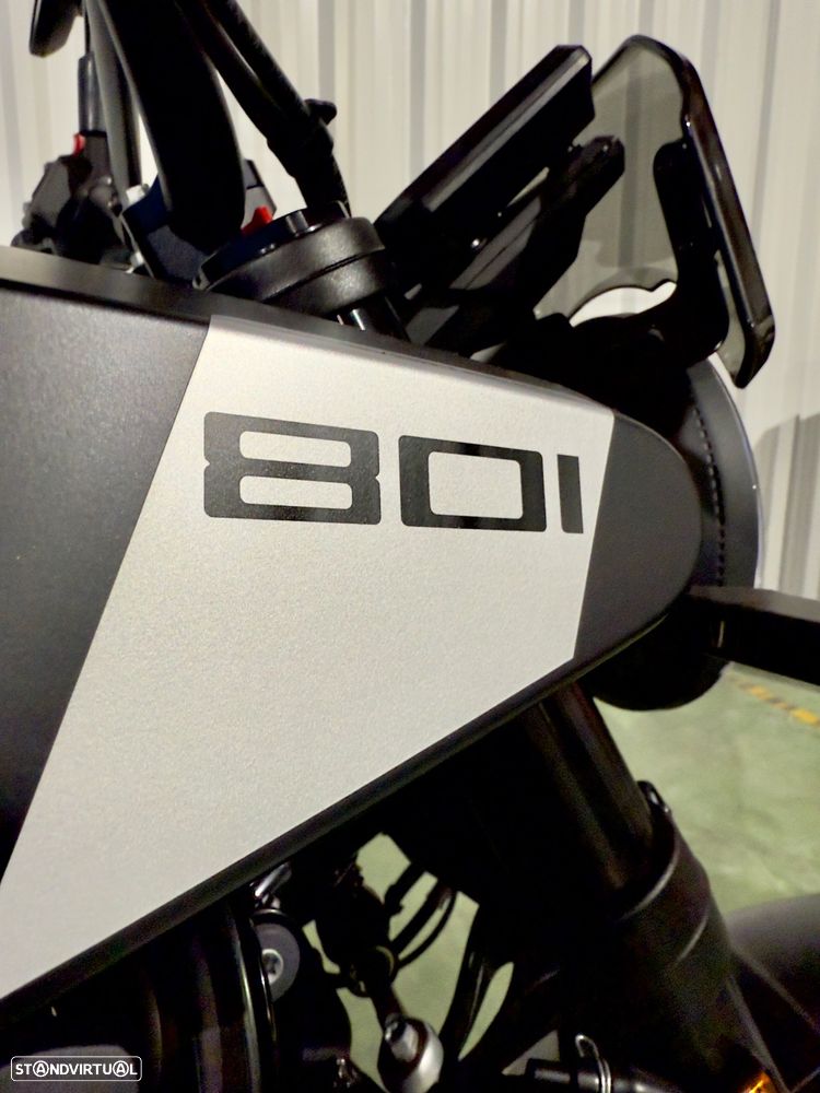 Husqvarna Svartpilen 801 - 5