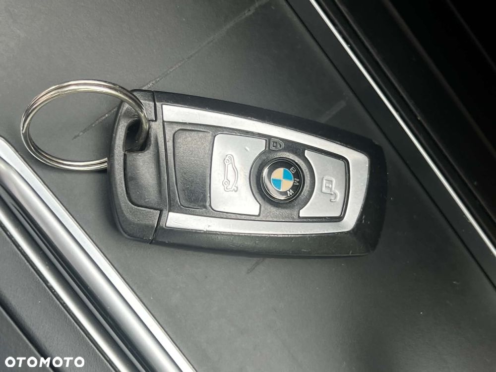 BMW Seria 3 318d Luxury Line - 39