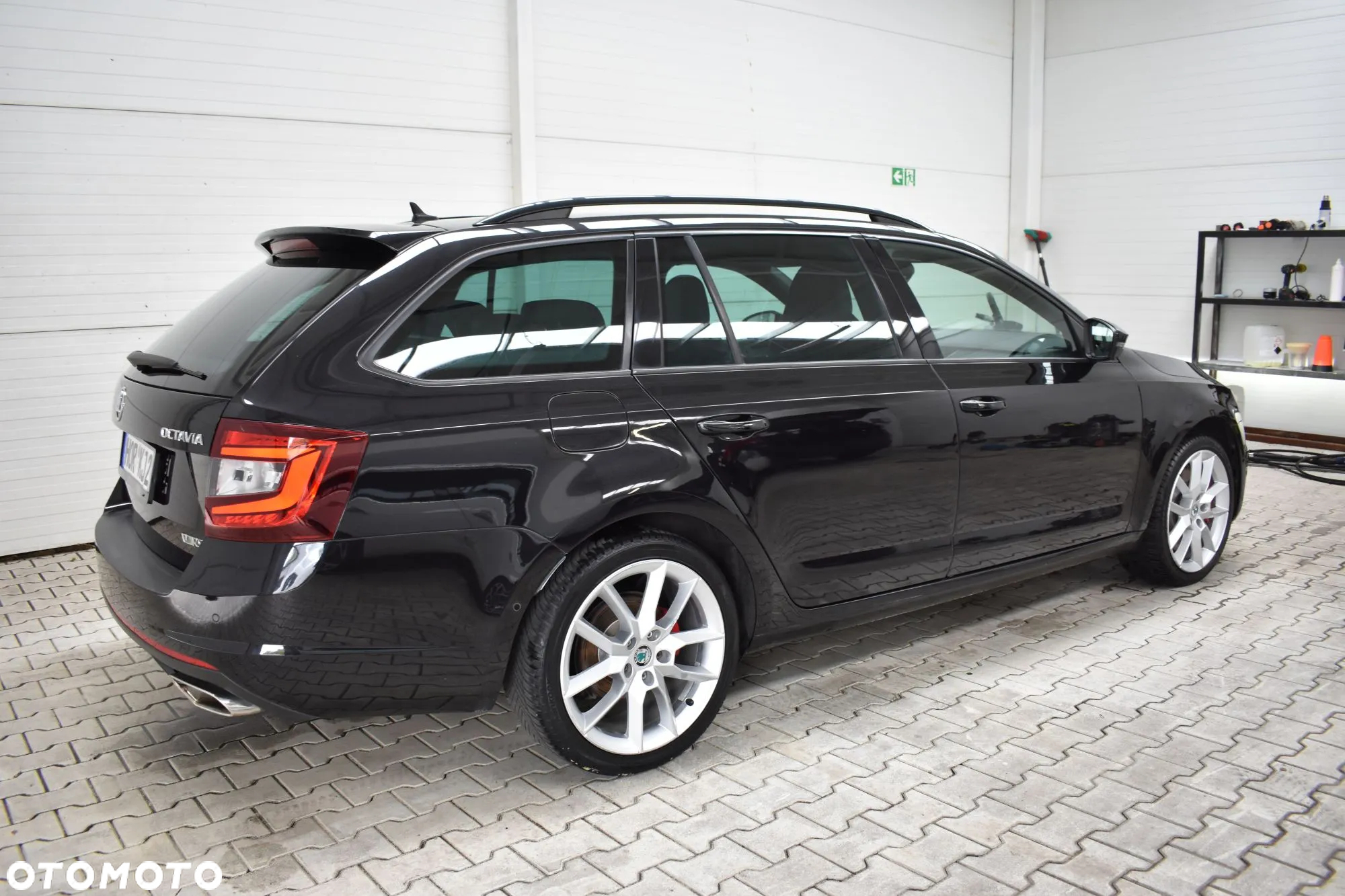 Skoda Octavia Combi 2.0 TSI RS - 11