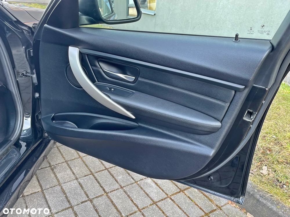 BMW Seria 3 320d Blue Performance Sport Line - 21