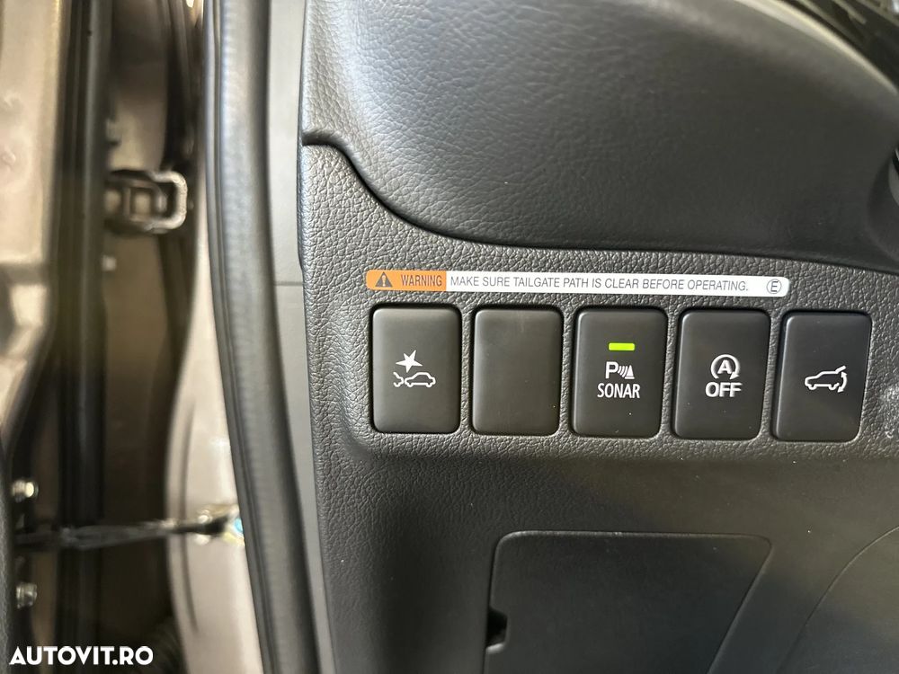 Mitsubishi Outlander - 16
