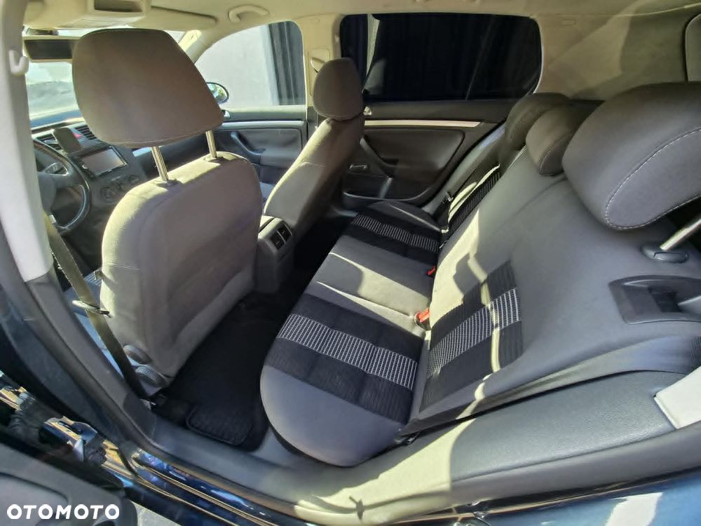 Volkswagen Golf - 8