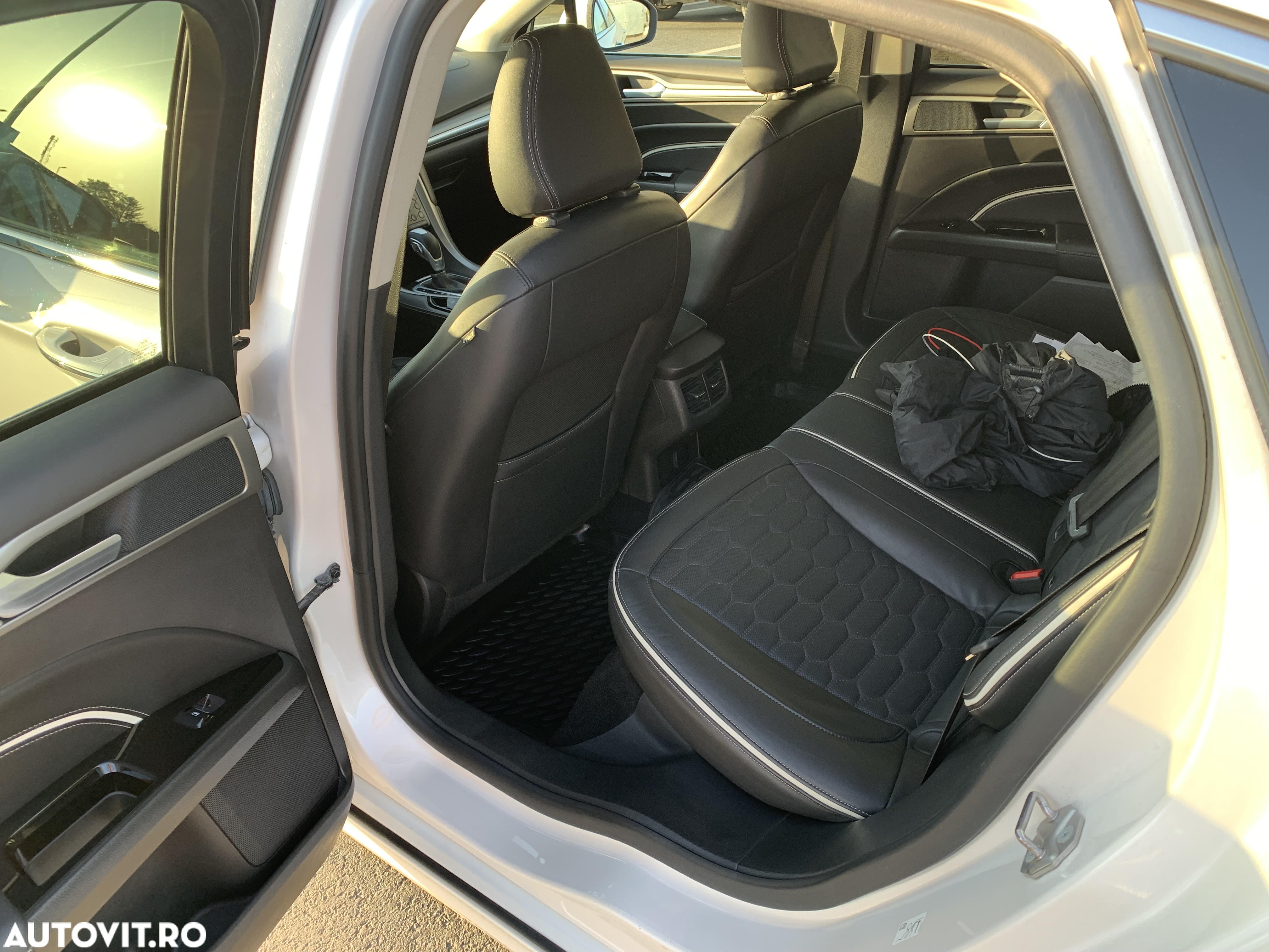 Ford Mondeo 2.0 HEV Vignale - 14