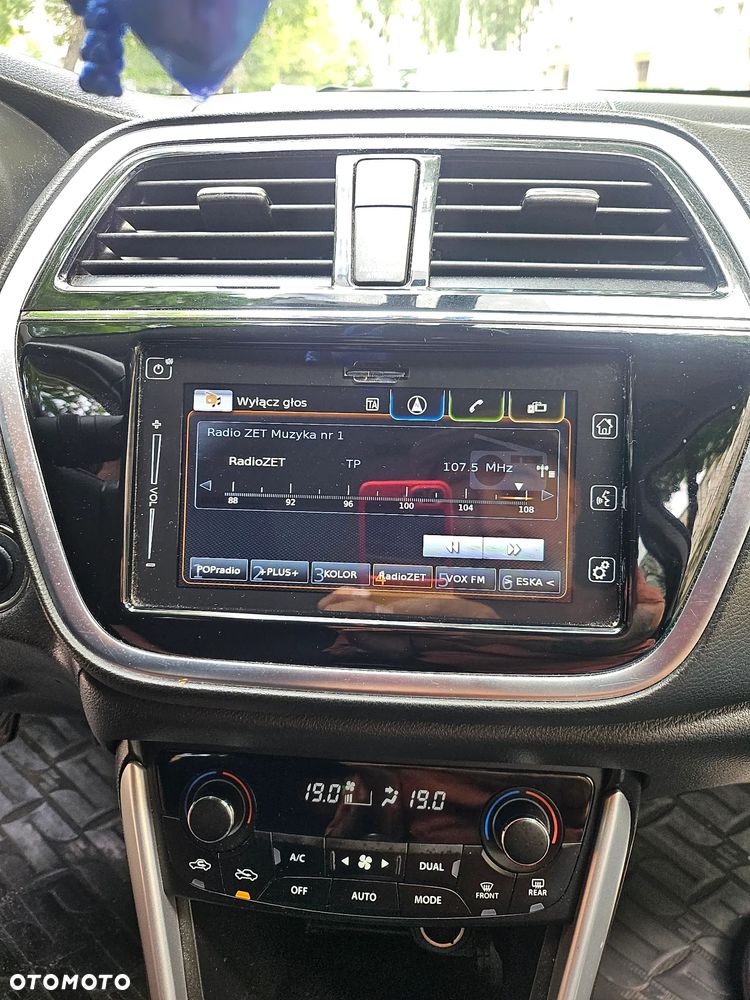 Suzuki SX4 S-Cross 1.4 T Premium - 11