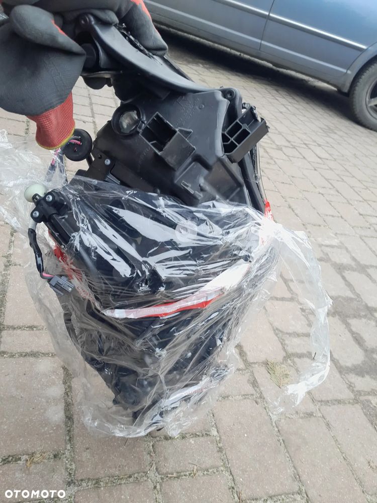Lampa Przód Lexus RX450H, 12-15R LIFT, lewa,prawa uszkodzona na części - 4