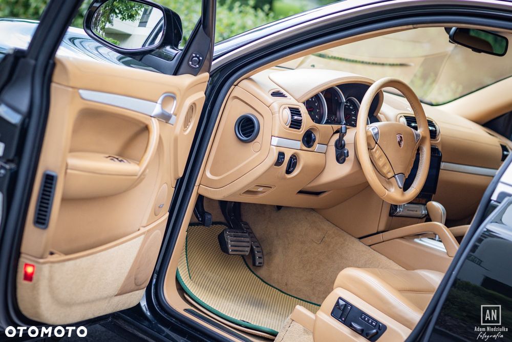 Porsche Cayenne - 7