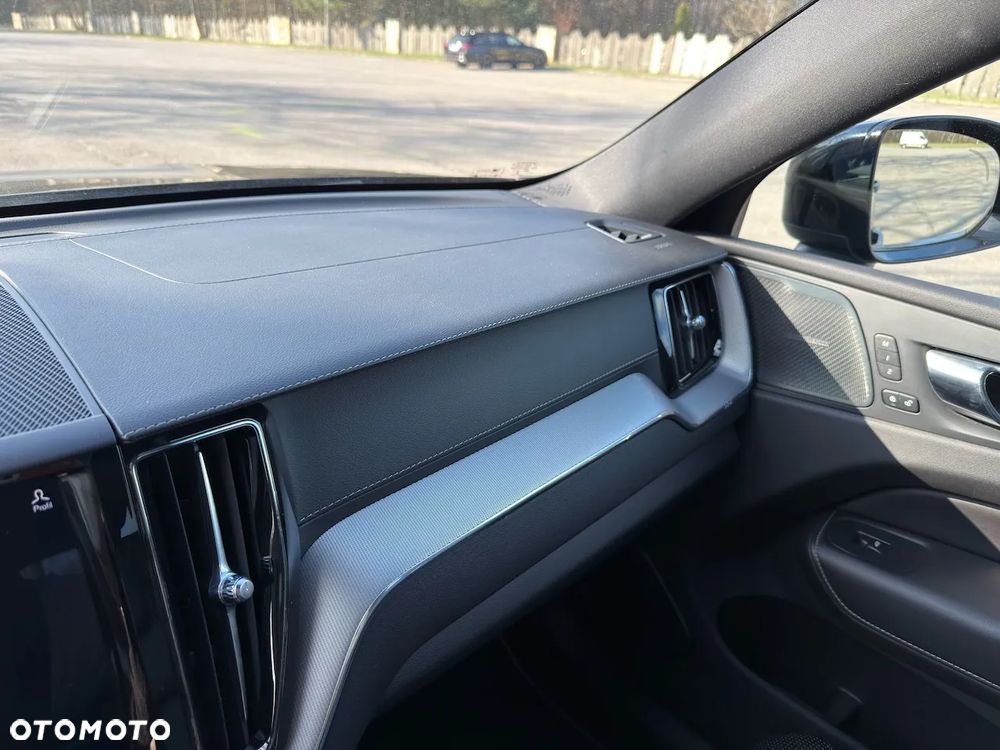Volvo XC 60 D4 Geartronic RDesign - 18