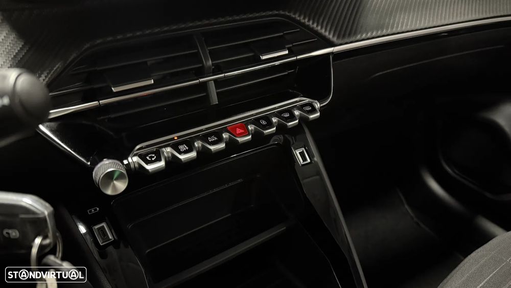 Peugeot 208 PureTech 100 EAT8 Active Pack - 12