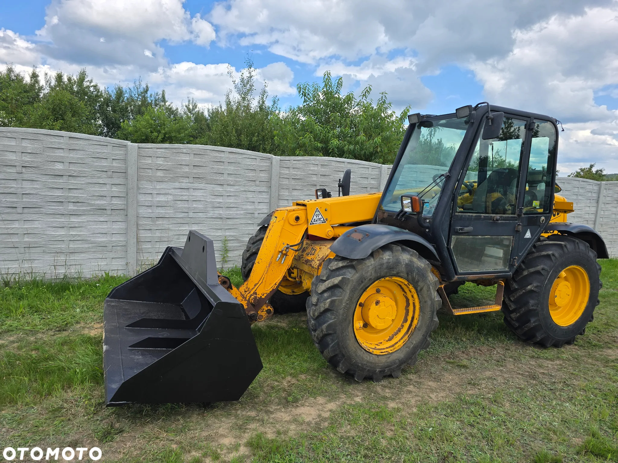 JCB - 2