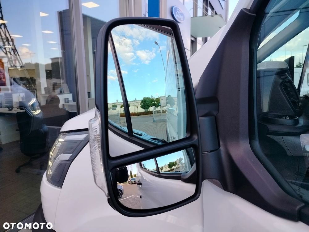 Ford E-TRANSIT - 35
