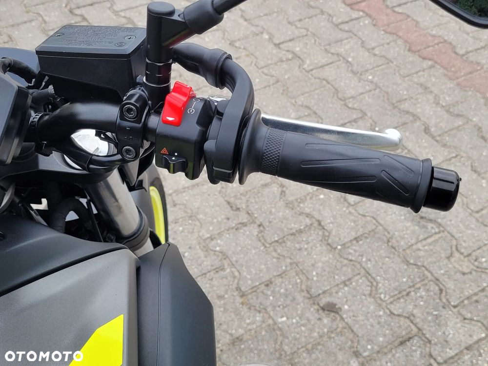 Yamaha MT - 17