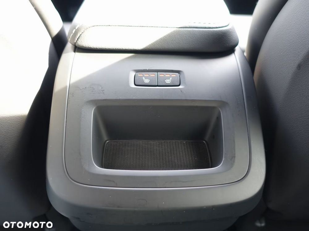 Volvo XC 60 B5 B AWD Plus Black Edition - 29