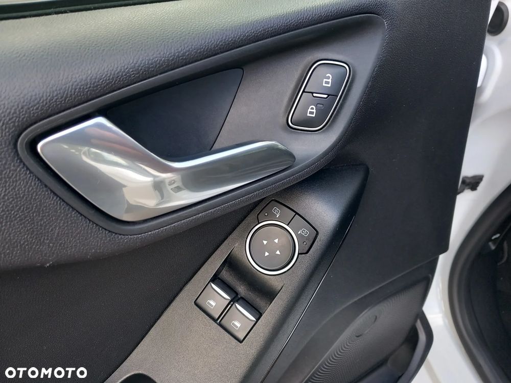 Ford Fiesta 1.1 S&S COOL&CONNECT - 17