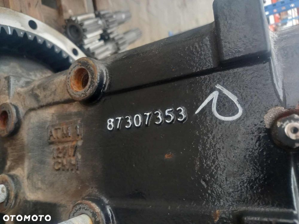 Zwolnica tylna 87307353 New Holland T7.230 - 5