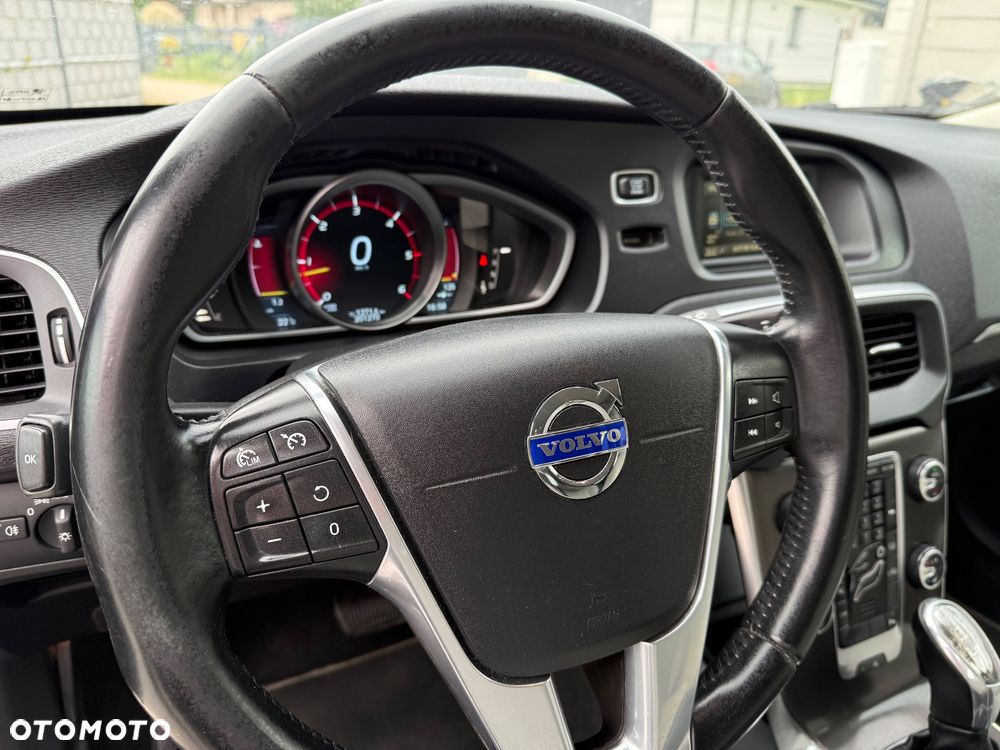 Volvo V40 D3 Momentum - 16