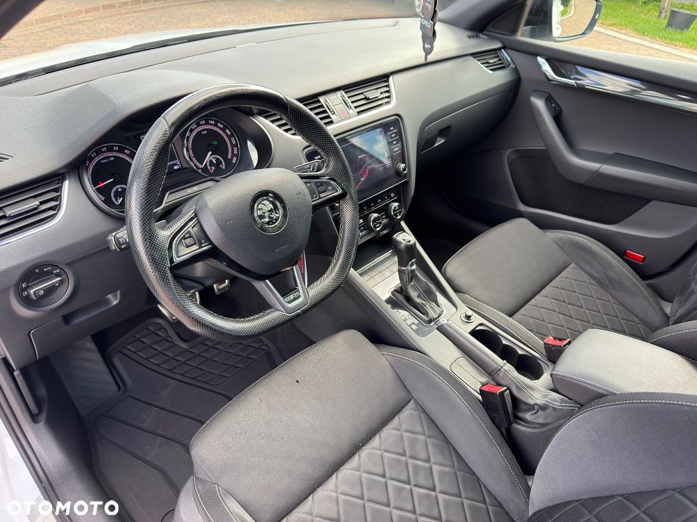 Skoda Octavia 2.0 TDI DSG RS - 31