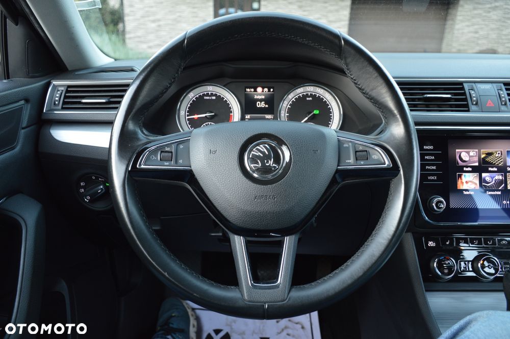Skoda Superb 2.0 TDI SCR Sportline DSG - 29