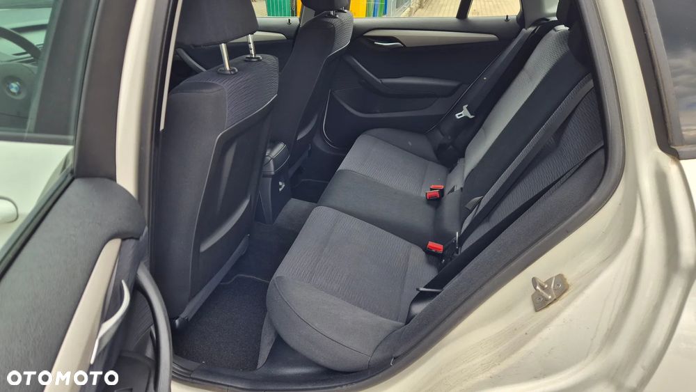 BMW X1 sDrive18d xLine - 13