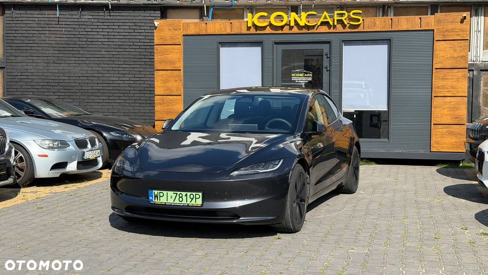Tesla Model 3 - 1