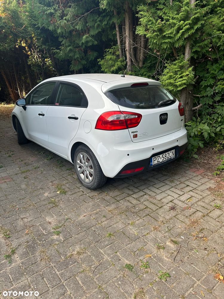 Kia Rio - 2