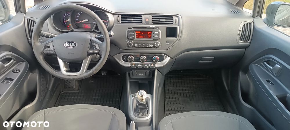 Kia Rio 1.2 Attract - 5