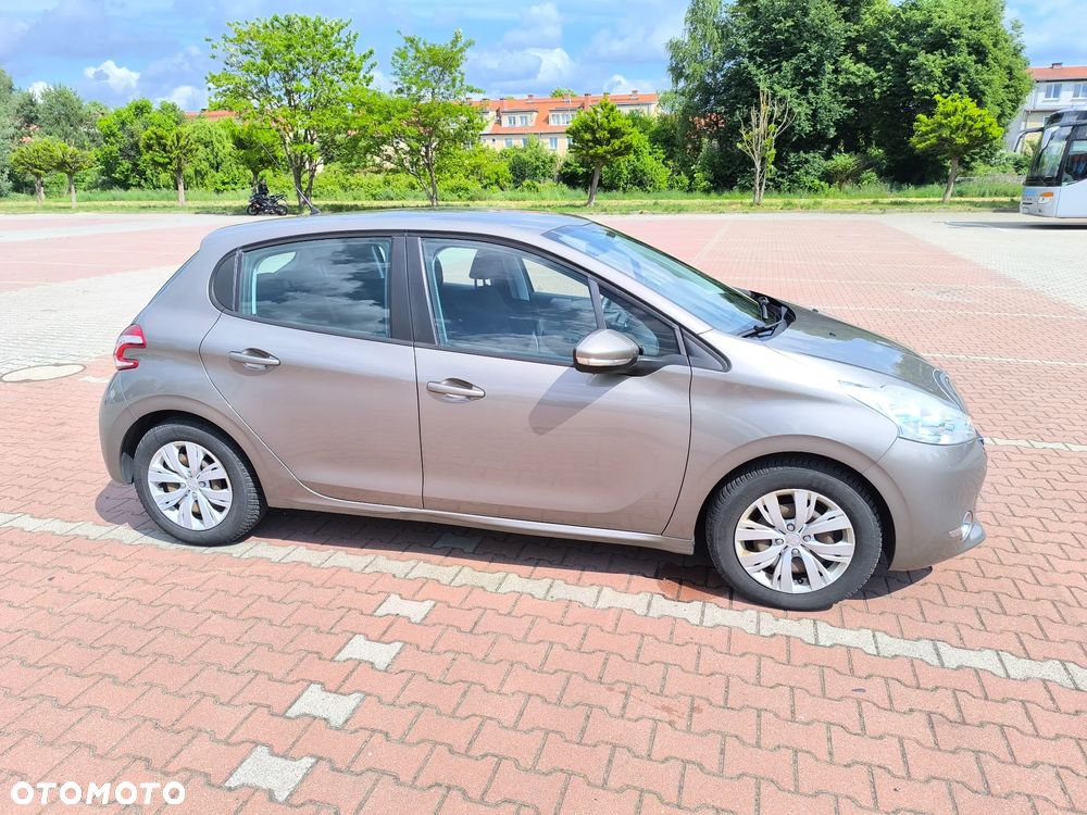 Peugeot 208 1.2 VTi Allure - 16