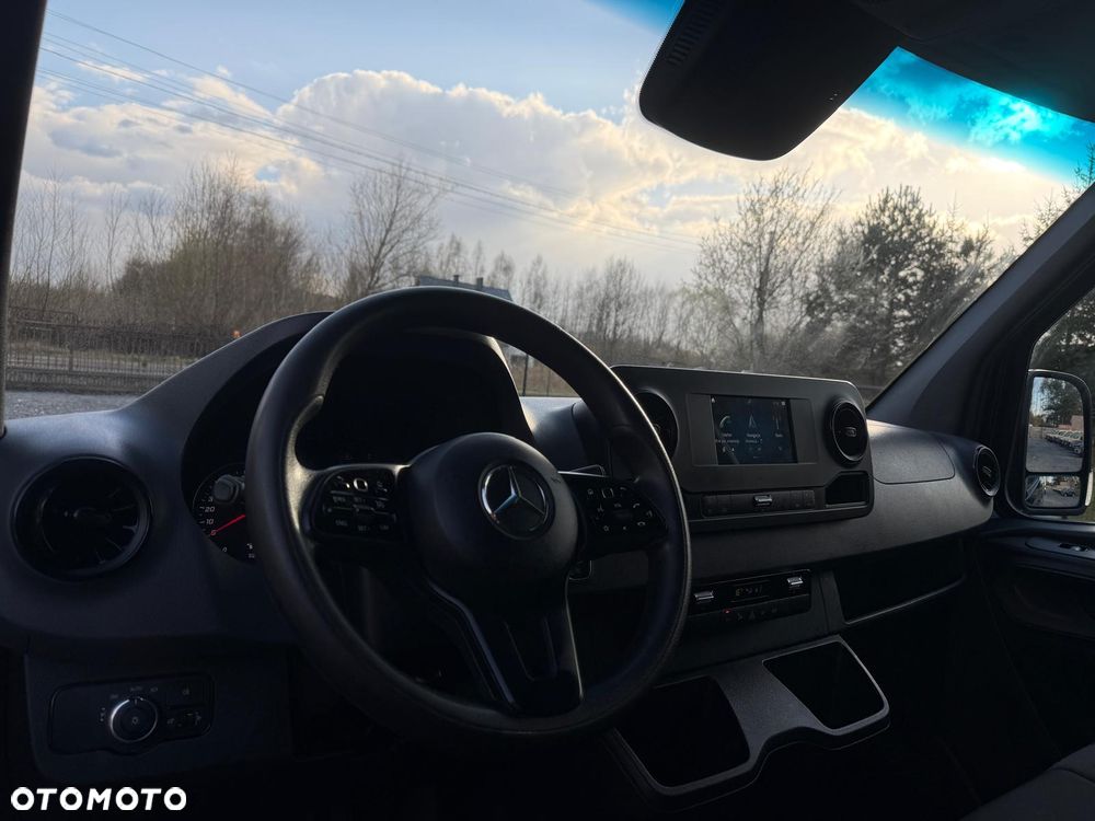 Mercedes-Benz Sprinter - 21