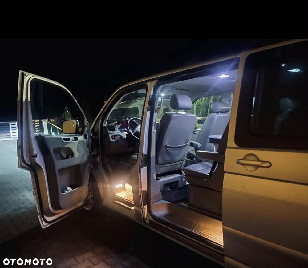 Volkswagen Multivan - 4