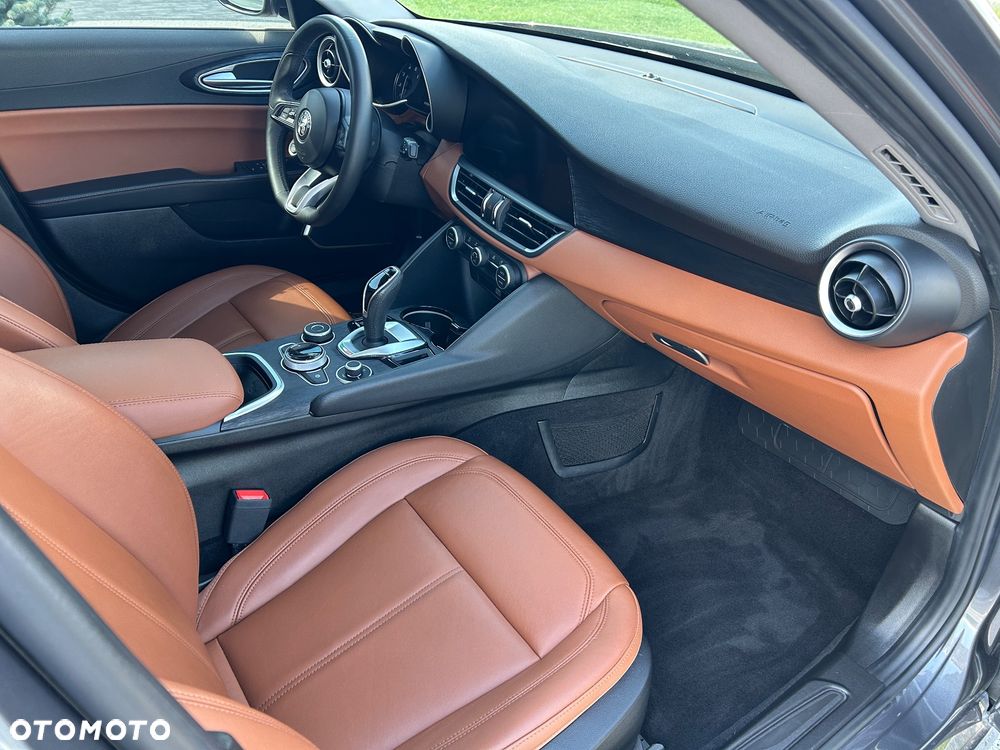 Alfa Romeo Giulia - 13
