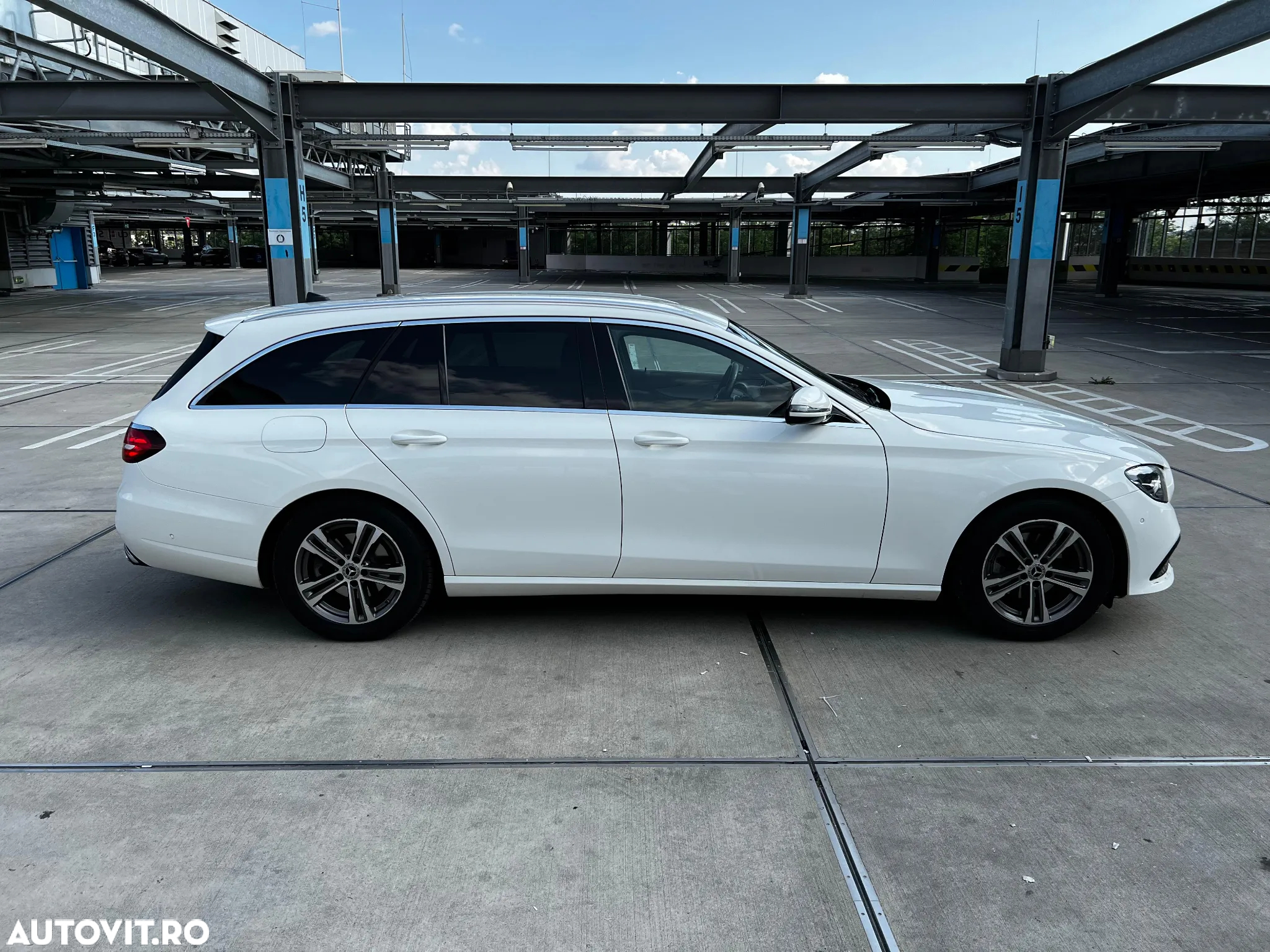 Mercedes-Benz E 220 d T 9G-TRONIC Avantgarde - 7