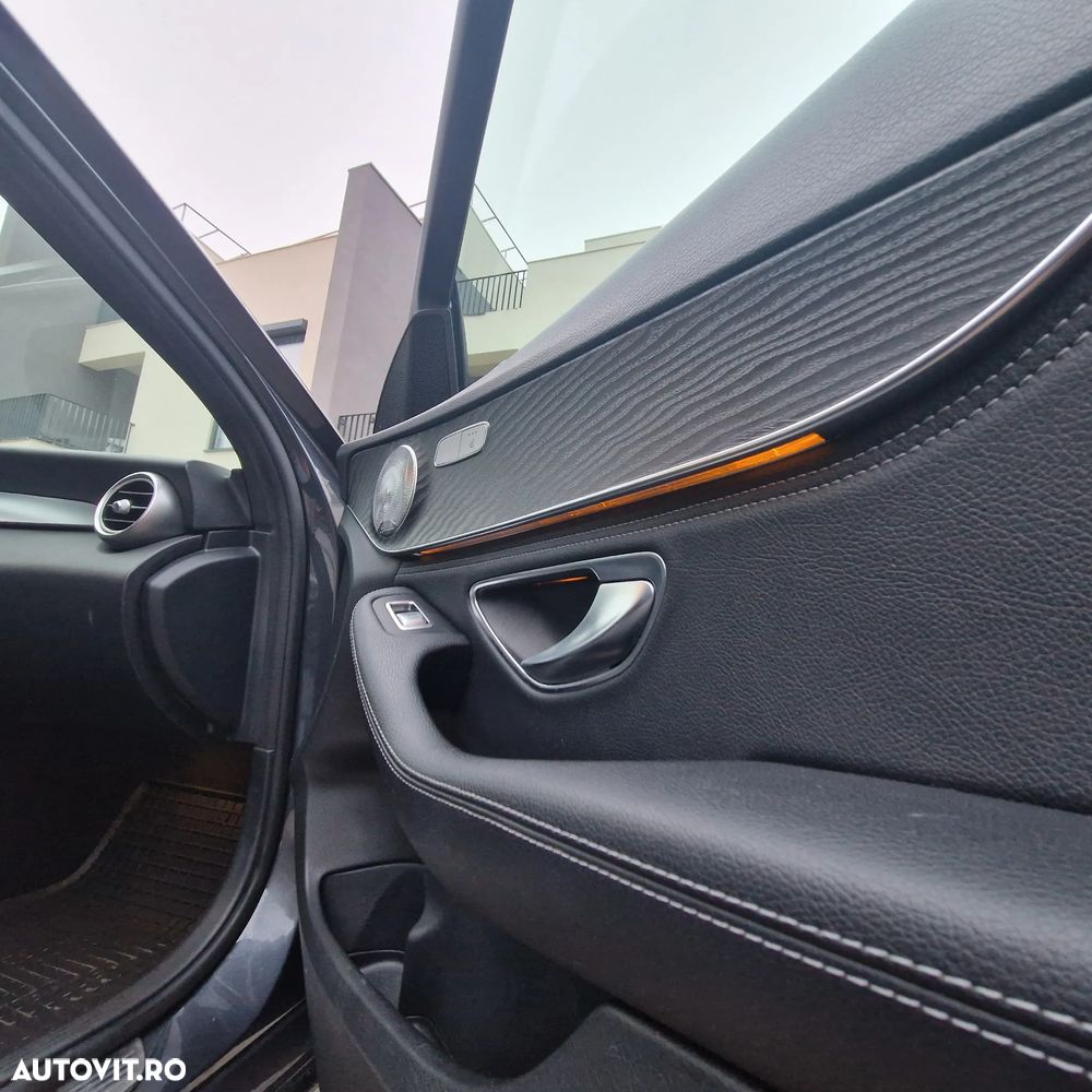 Mercedes-Benz C 250 (BlueTEC) d 4Matic 7G-TRONIC Avantgarde - 2