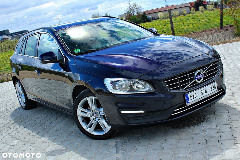Volvo V60 D2 Geartronic Momentum - 1