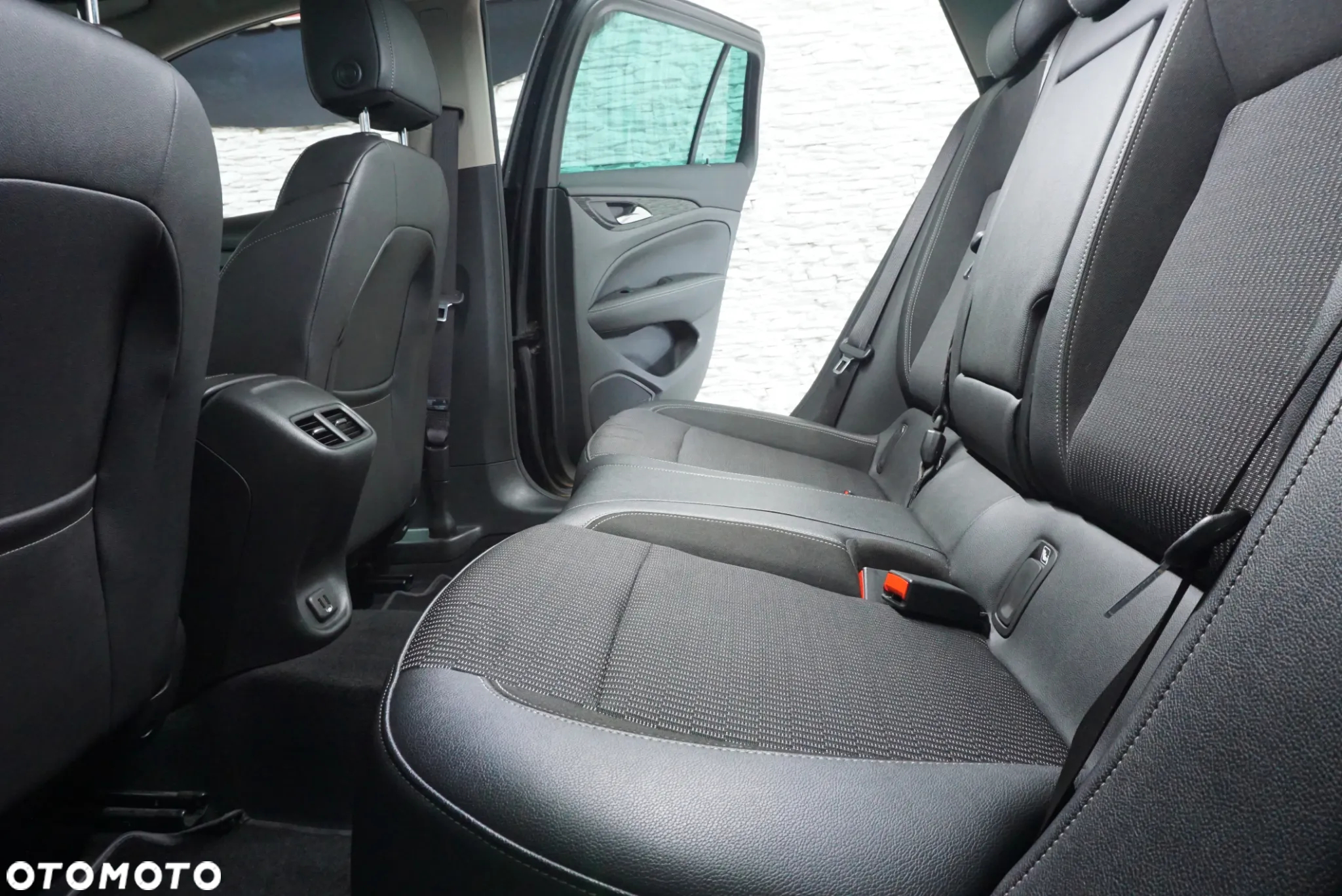 Opel Insignia Country Tourer 2.0 BiTrb D 4x4 Automatik Exclusive - 19