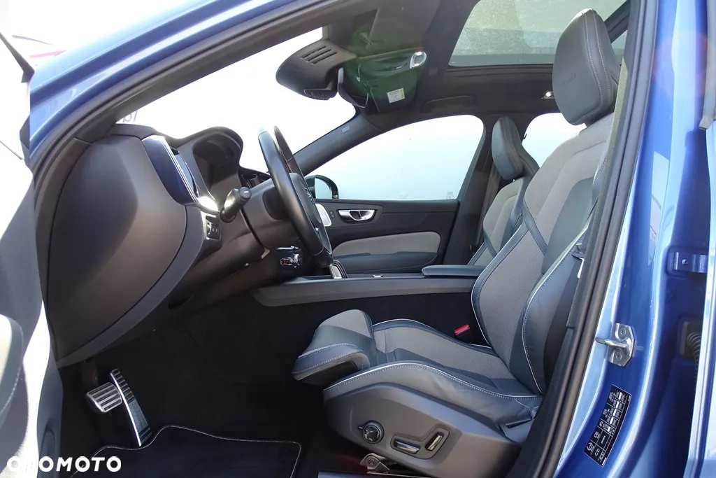 Volvo XC 60 T8 Twin Engine AWD Geartronic RDesign - 27