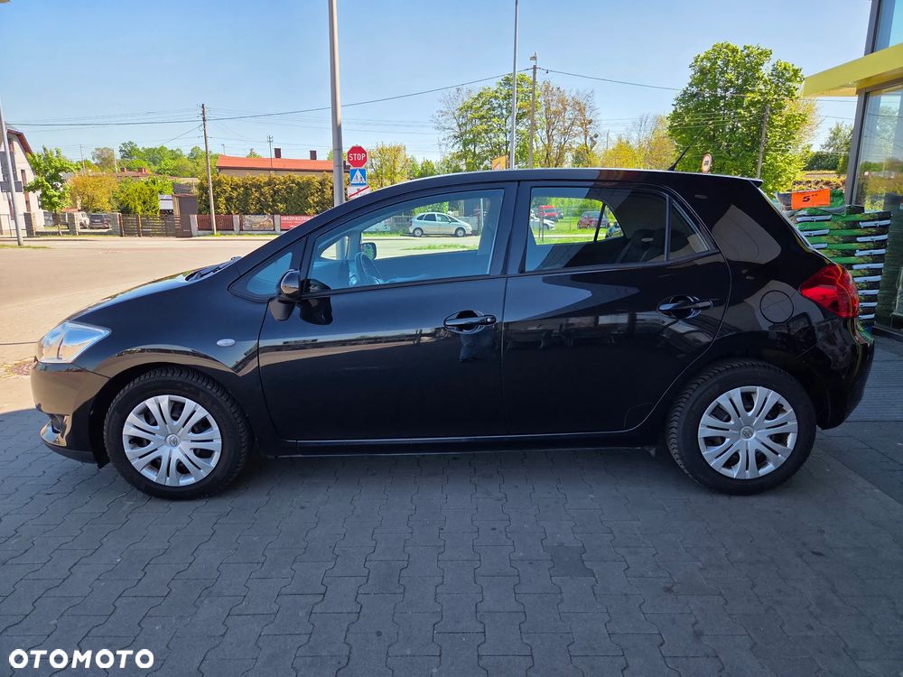 Toyota Auris 1.33 VVT-i Premium + - 6