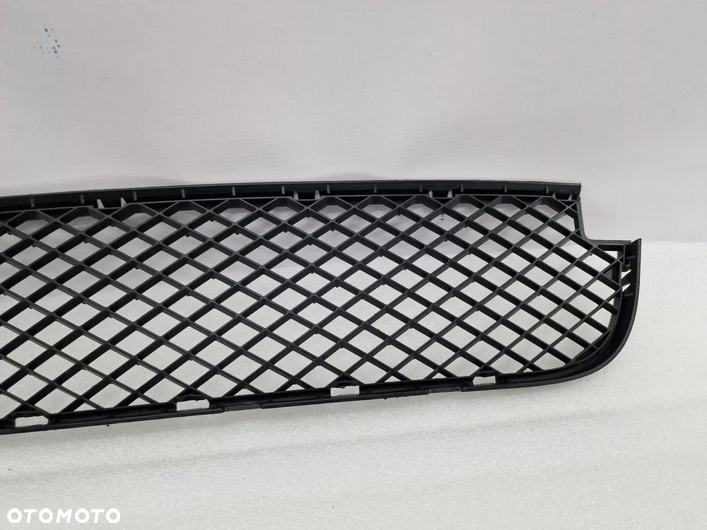 BMW E83 X3 LIFT 06-10 KRATKA ŚRODKOWA ZDERZAKA PRZEDNIEGO PRZÓD , NR 51113416203 , NR AUKCJI KR14 - 4