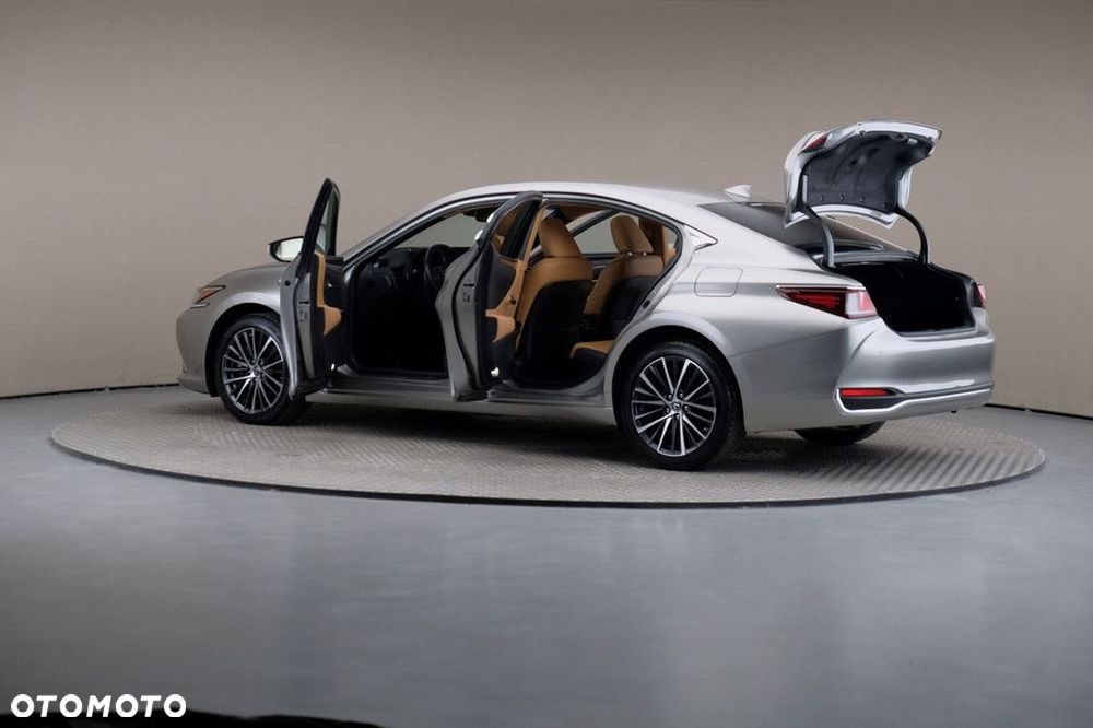 Lexus ES 300h Business Edition - 7