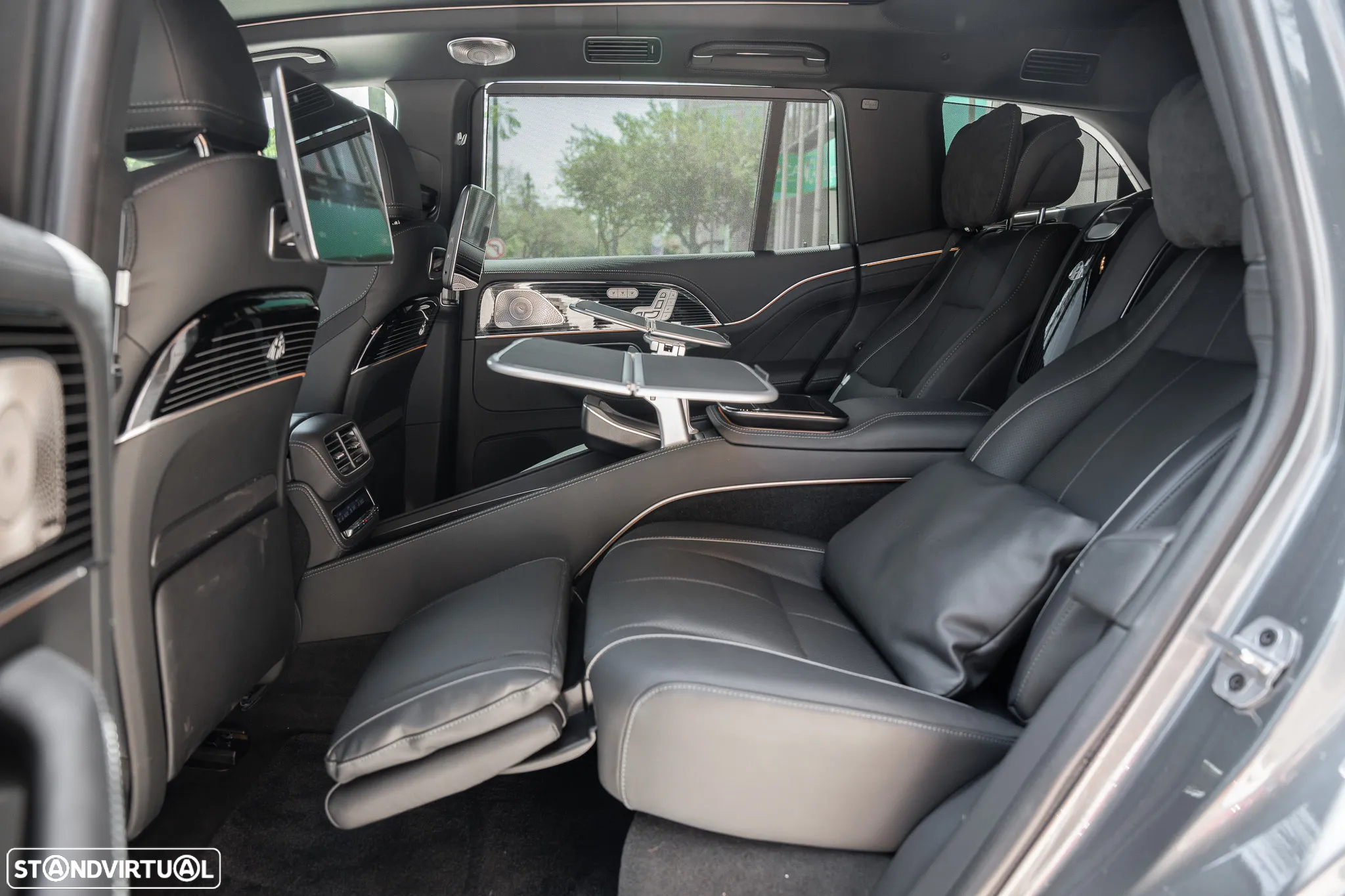 Mercedes-Benz GLS 600 Maybach 4Matic - 16