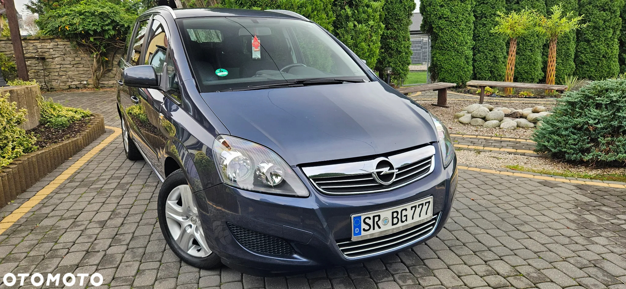 Opel Zafira 1.8 Design Edition - 2
