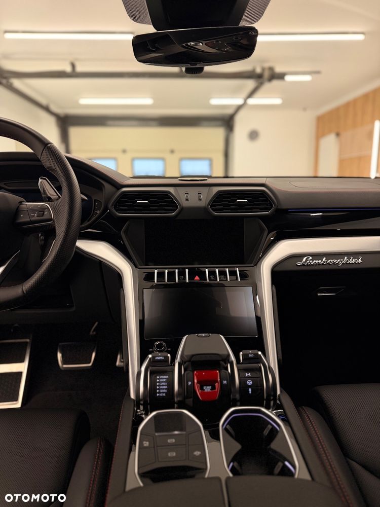 Lamborghini Urus Standard - 20