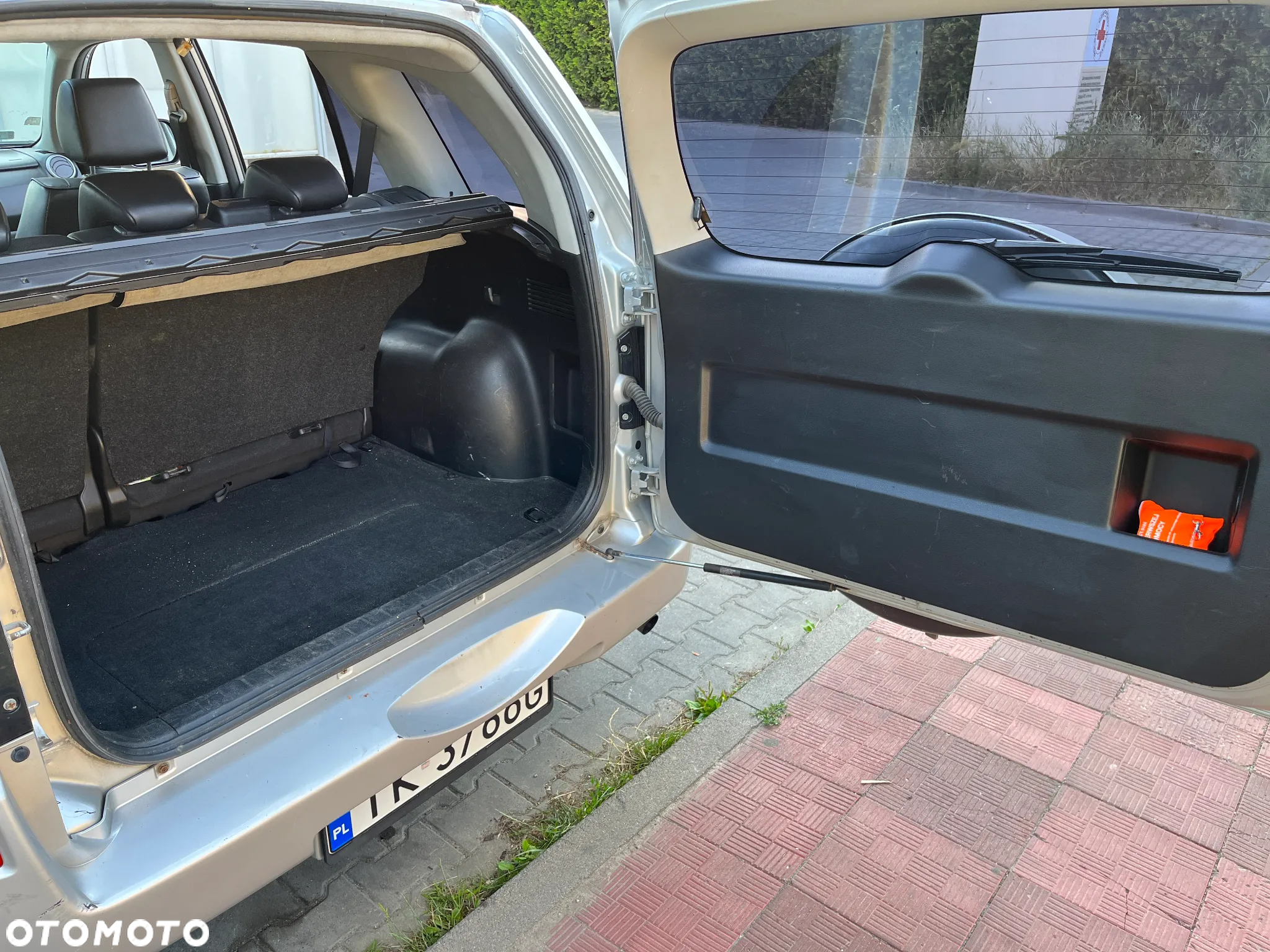Suzuki Grand Vitara 1.9 DDiS Premium EU5 - 8
