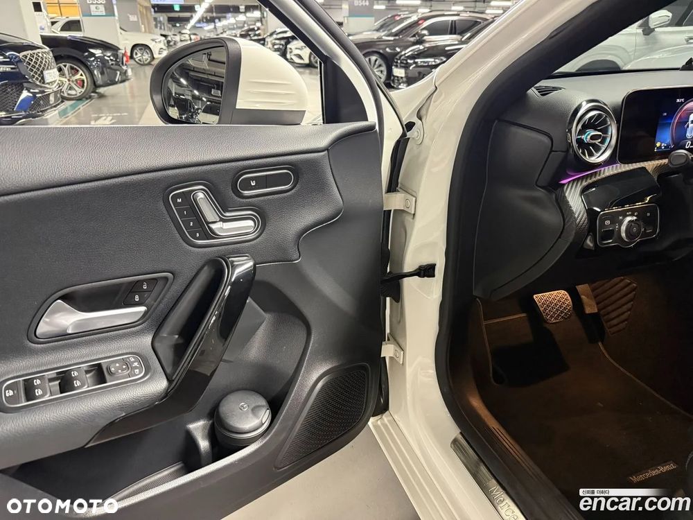 Mercedes-Benz Klasa A 220 7G-DCT - 11