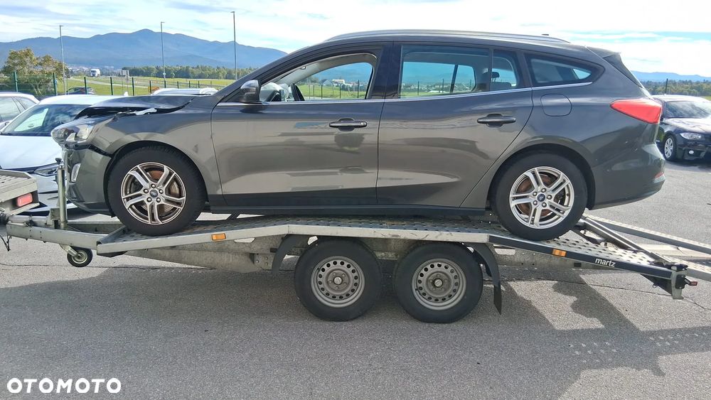 Ford Focus 1.0 EcoBoost Titanium ASS PowerShift - 1