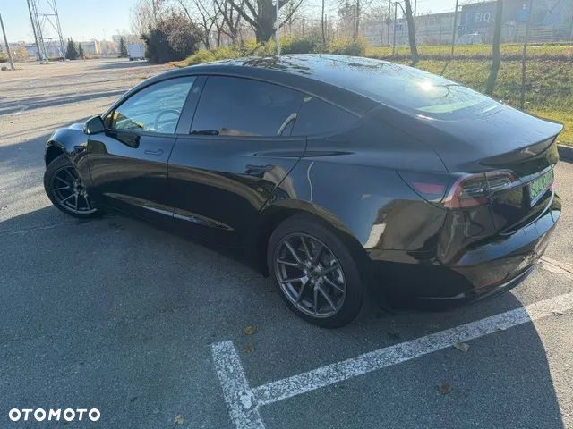 Tesla Model 3 - 11