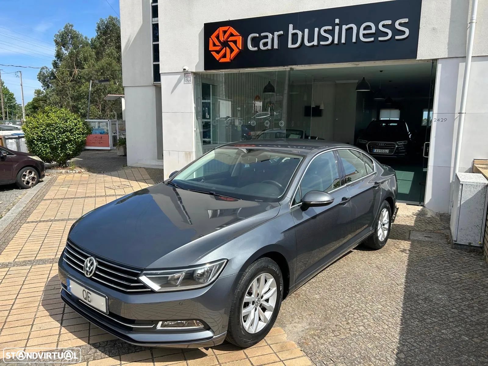VW Passat 1.6 TDI Confortline DSG - 1