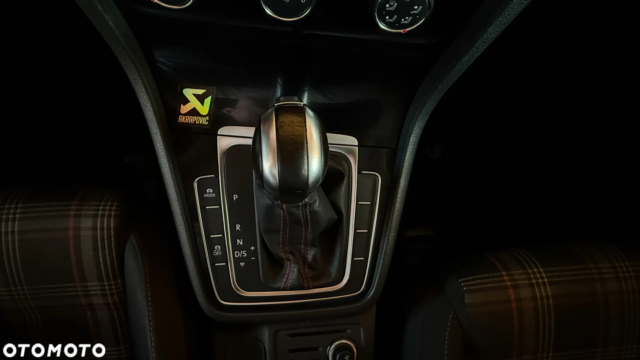 Volkswagen Golf - 18