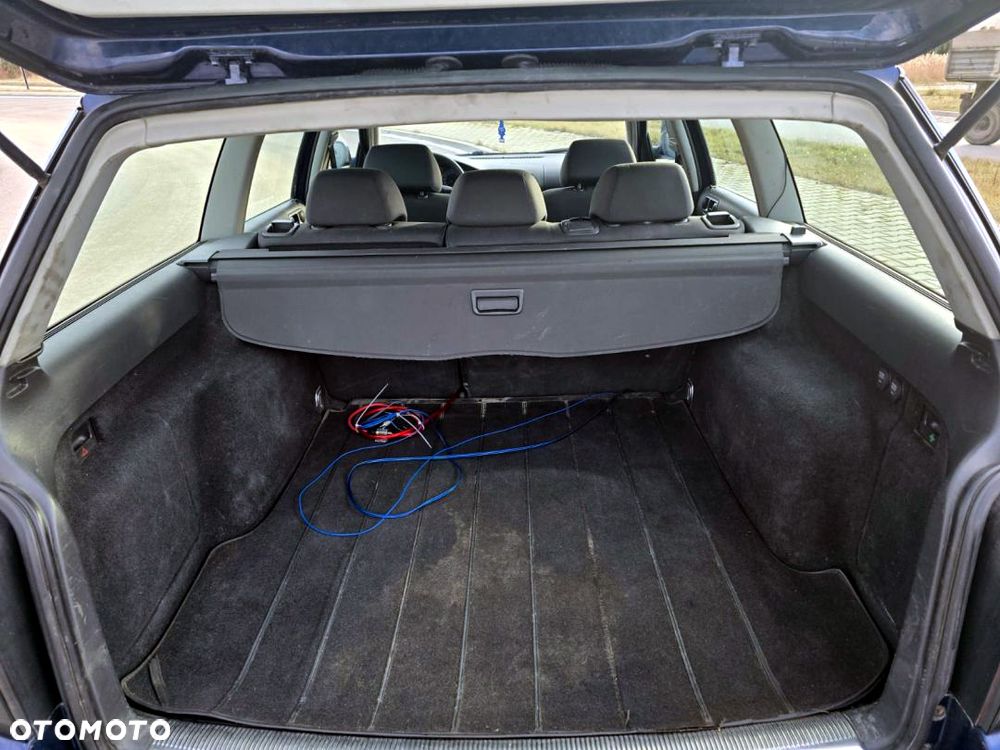 Volkswagen Passat 1.9 TDI Comfortline Tiptr - 24